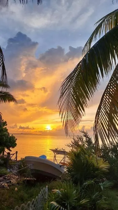 Beach House & Yacht Seaside Sunrise Haven Cancun
