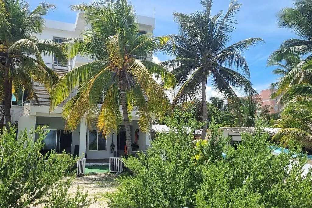 Beach House & Yacht Seaside Sunrise Haven Cancun Mexico