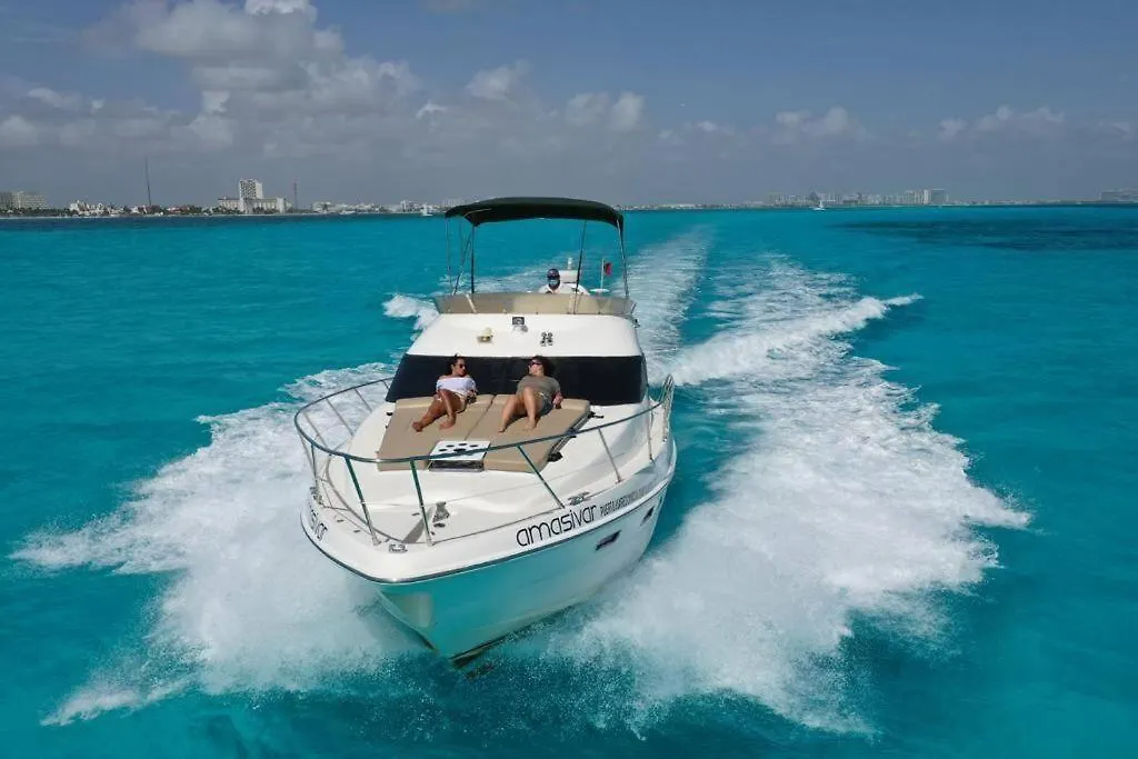 Beach House & Yacht Seaside Sunrise Haven Cancun