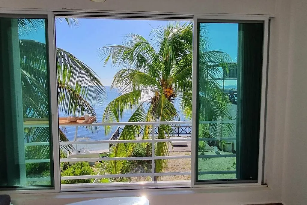 Beach House & Yacht Seaside Sunrise Haven Cancún